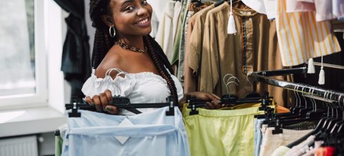smiley-woman-clothing-store(1)